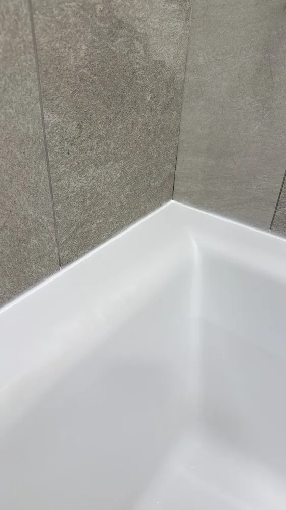 양천 욕실장 하단 벽 모서리 실리콘 시공 후 사진